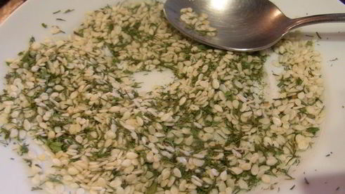 запеченные рулеты из лосося с грибами