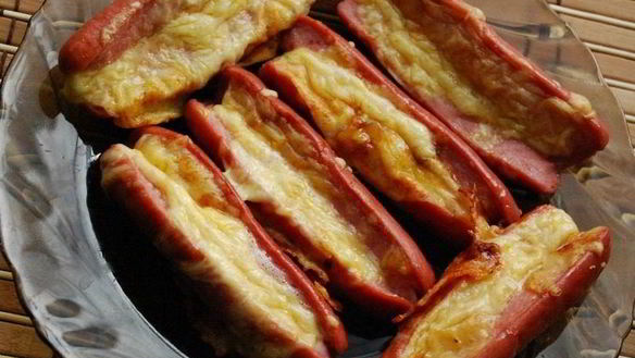 Рецепт Сосисок, запеченных с сыром