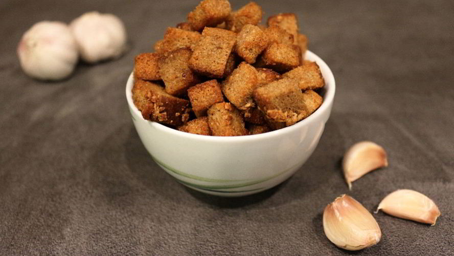 Рецепт сухариков с чесноком