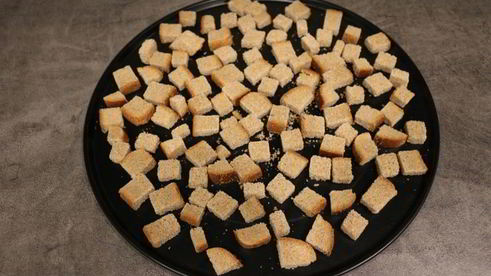 сухарики с чесноком