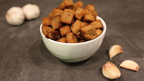 сухарики с чесноком