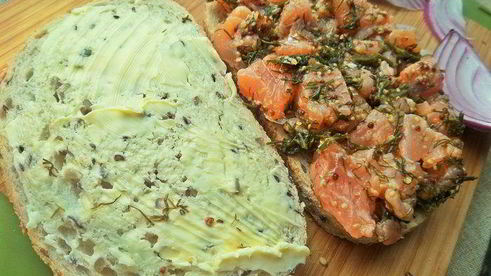 горячий сэндвич с лососем