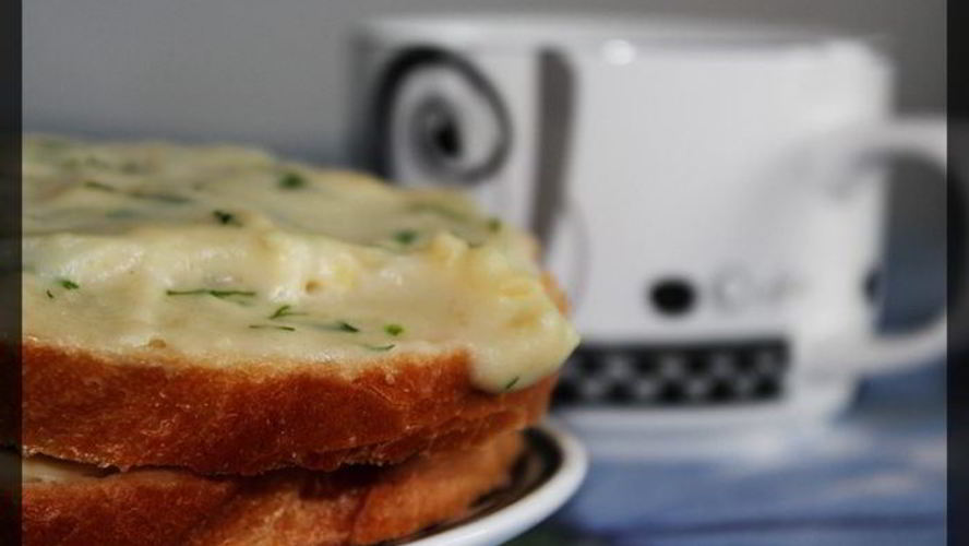 Рецепт хрустящих сэндвичей с соусом бешамель