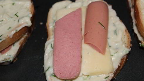 хрустящие сэндвичи с соусом бешамель