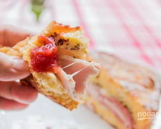 Монте-Кристо сэндвич с ветчиной