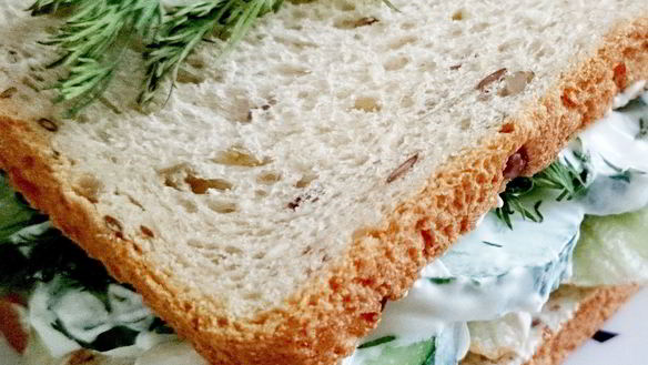 Рецепт Свежего сэндвича с зеленью и огурцом
