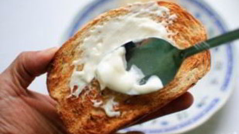 сэндвич с колбасой