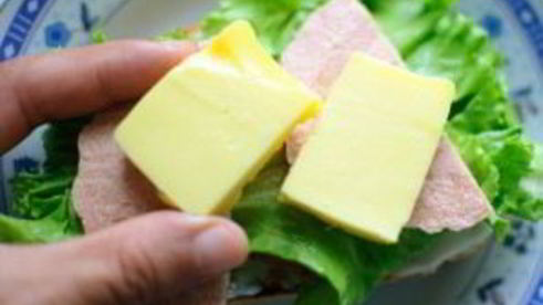 сэндвич с колбасой