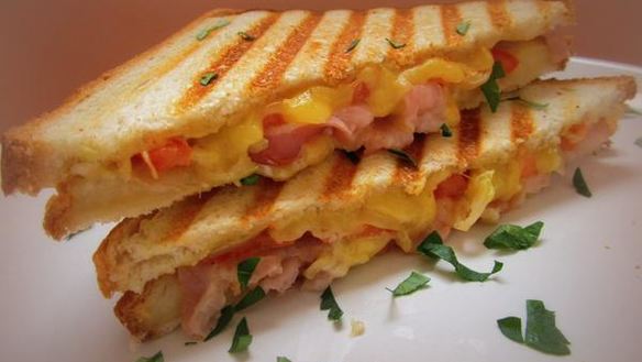 Рецепт Сэндвича с сыровяленым беконом и сыром на гриле