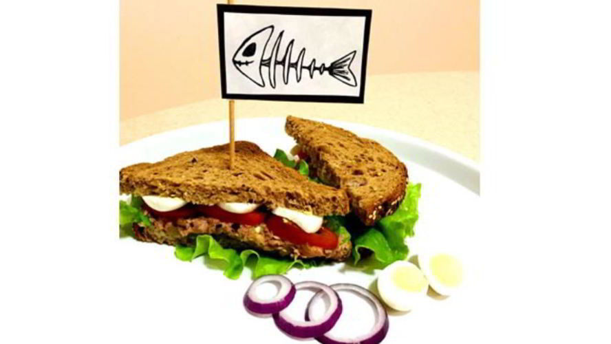 Рецепт сэндвича с тунцома и перепелиныма яйцома