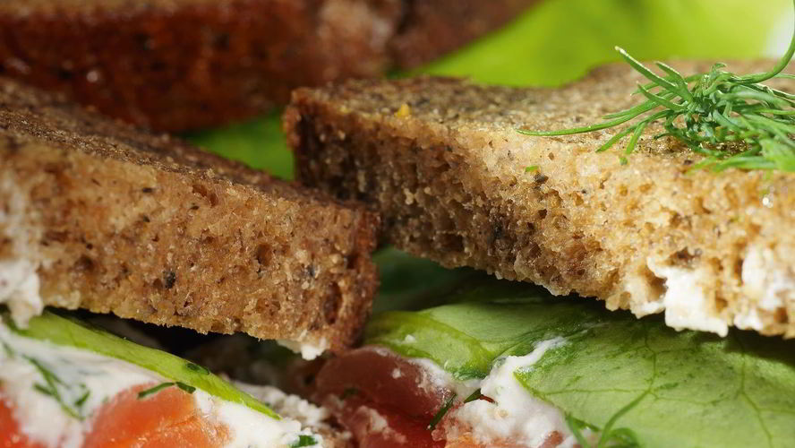 Рецепт сэндвичей с семгой и сыром ронделе