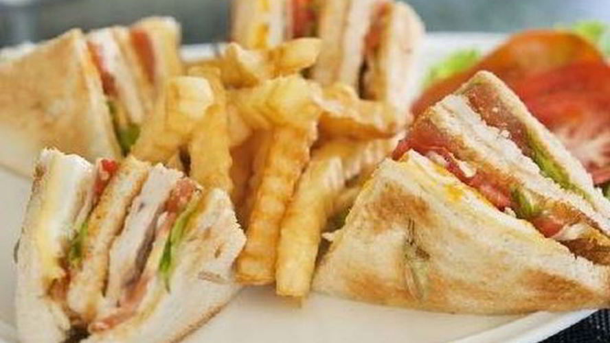 Рецепт сытного клубного сэндвича