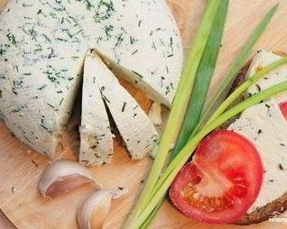 Сыр с зеленью