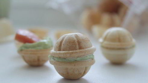 тарталетки с авокадо и рыбой