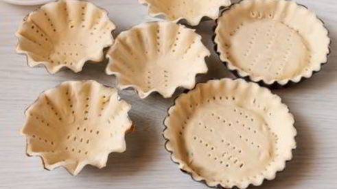 тарталетки с белыми грибами