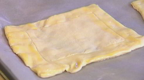 тарталетки с грушами, грецкими орехами и голубым сыром