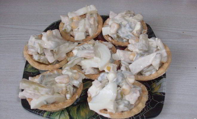 Тарталетки с кальмарами