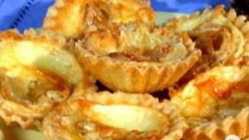 тарталетки с камамбером