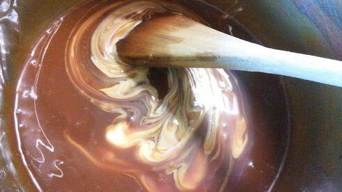 тарталетки с карамельным соусом и макадамией