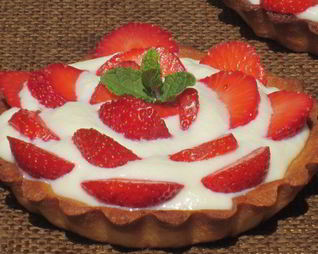 Тарталетки с клубникой и белым шоколадом