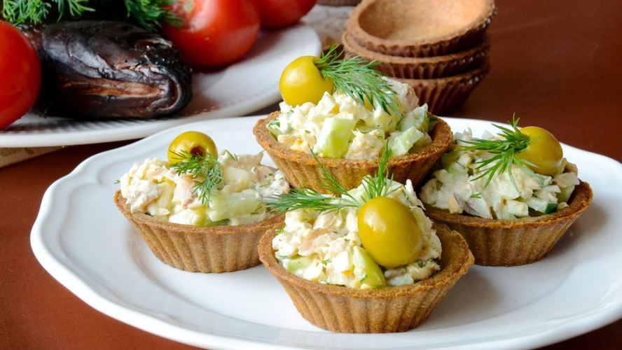 Рецепт тарталеток с копченой рыбой и огурцом
