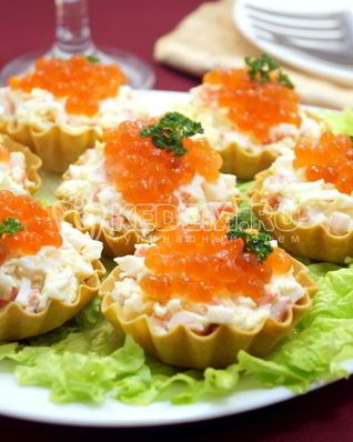 Тарталетки с крабовыми палочками