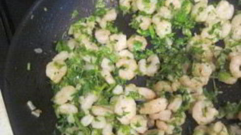 тарталетки с креветками и авокадо