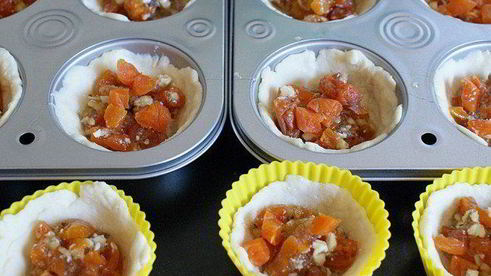 тарталетки с курагой и орехами