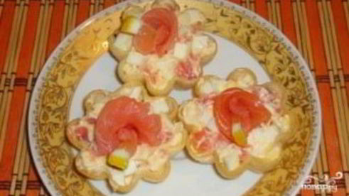 тарталетки с семгой