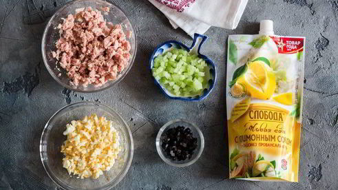 тарталетки с тунцом и красной икрой