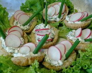 Тарталетки с творогом и зеленью