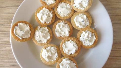 тарталетки с творожным сыром и семгой