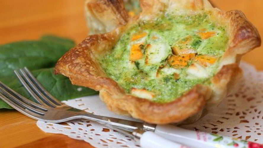 Рецепт тарталеток с тыквой и фетой в сливочно-шпинатной заливке