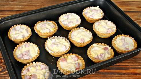 тарталетки с ветчиной и сыром
