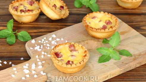 тарталетки с ветчиной и сыром