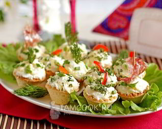 Тарталетки с яичным салатом