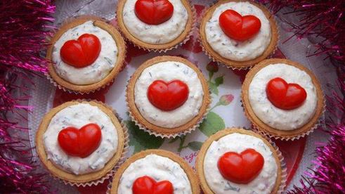 закуска в тарталетках с несладкой начинкой для влюбленных