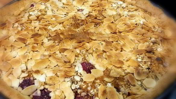 Рецепт Фруктового тарта с овсяным штрейзелем