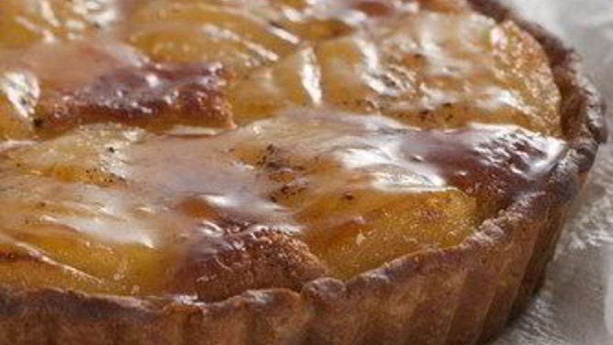 Рецепт грушевого тарта на шоколадно-миндальном тесте