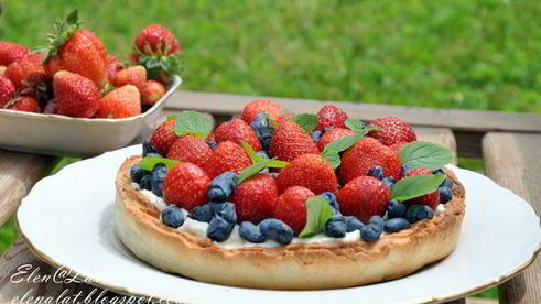 летний тарт с ягодами