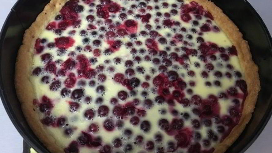 Рецепт тарта с клюквой в сметанной заливке