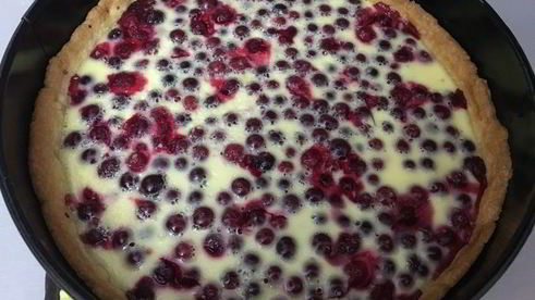 тарт с клюквой в сметанной заливке