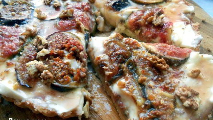 Рецепт тарта с маскарпоне, инжиром и медовым соусом