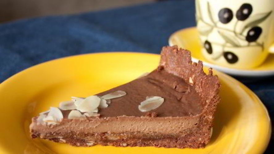 Рецепт тарта с миндалем и молочным шоколадом