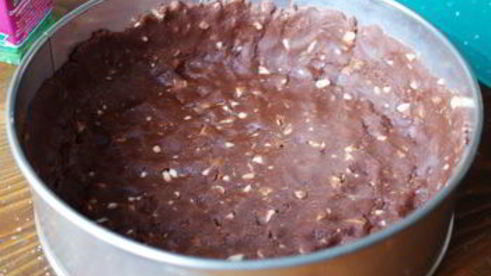 тарт с миндалем и молочным шоколадом