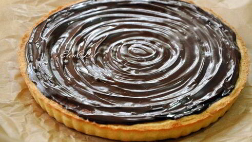 тарт с миндальным кремом и шоколадом