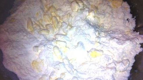 тарт с томатами и карамельным луком