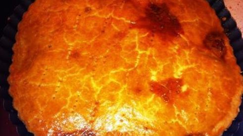 тарт с томатами и карамельным луком