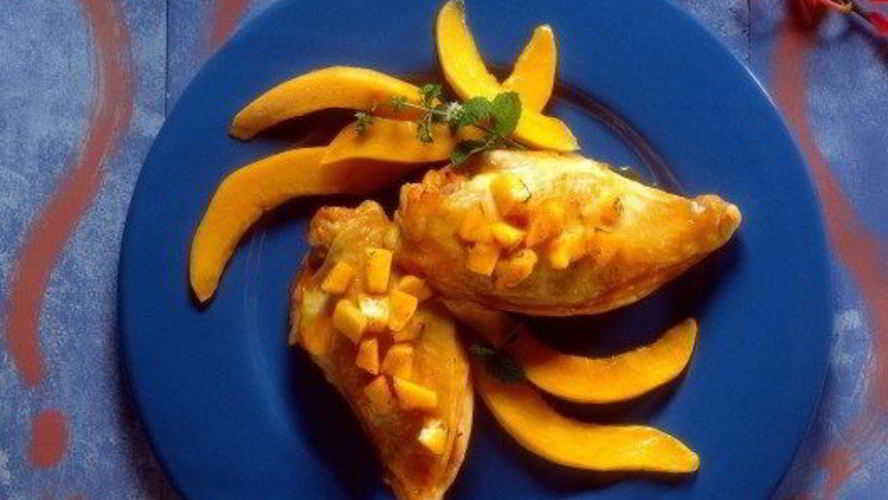 Рецепт тартинок из свежего кукурузного хлеба, горчицы, ветчины и чатни