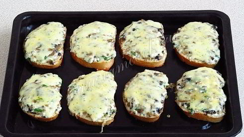 тартинки с грибами и творогом